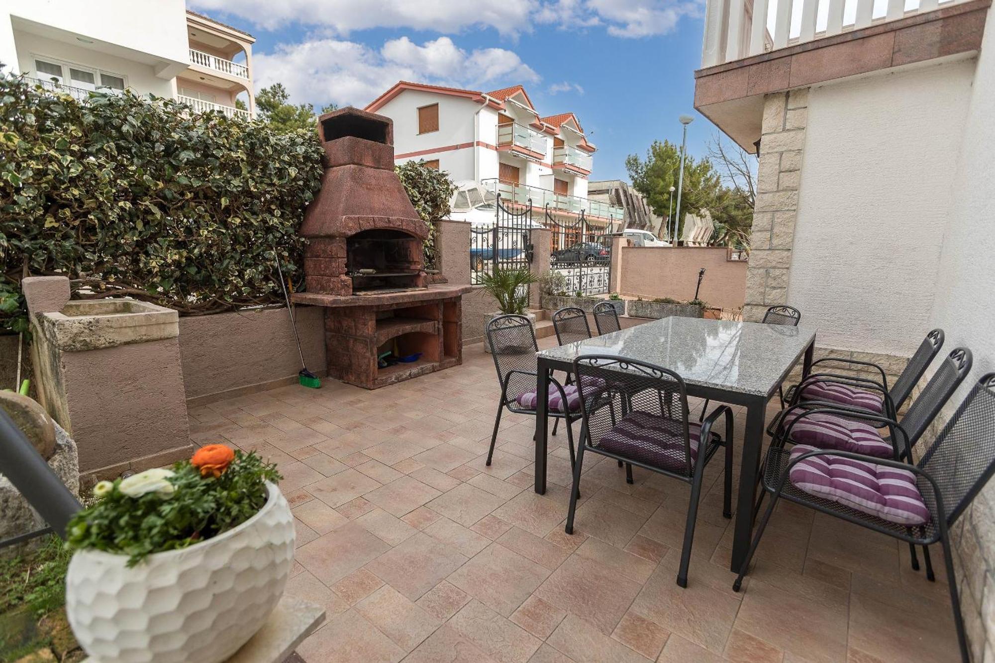 Apartments Karmen 1 Криквеница Екстериор снимка