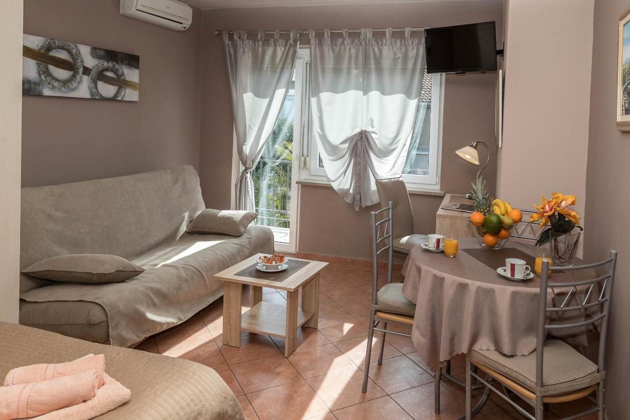Apartments Karmen 1 Криквеница Екстериор снимка