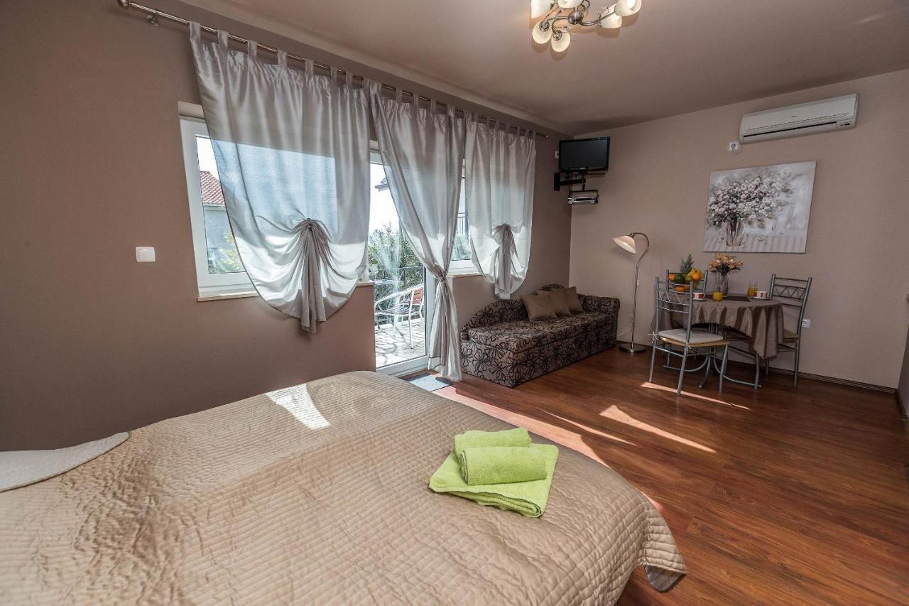 Apartments Karmen 1 Криквеница Екстериор снимка