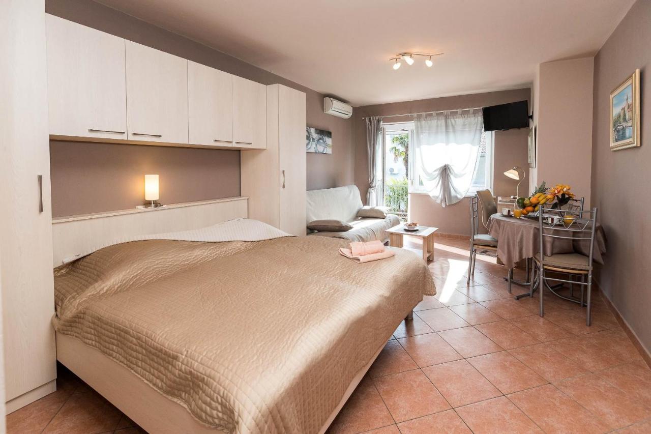 Apartments Karmen 1 Криквеница Екстериор снимка