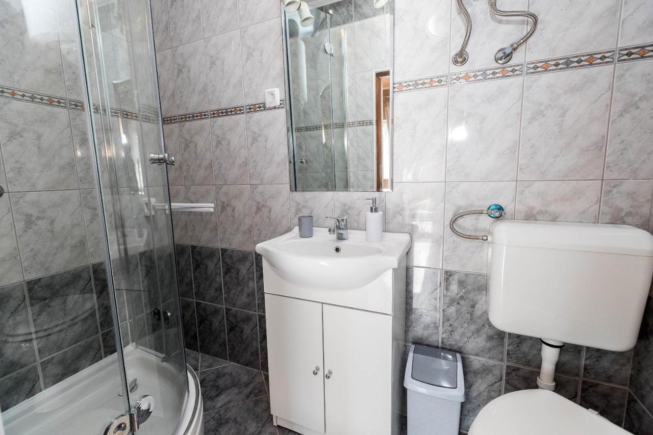 Apartments Karmen 1 Криквеница Екстериор снимка