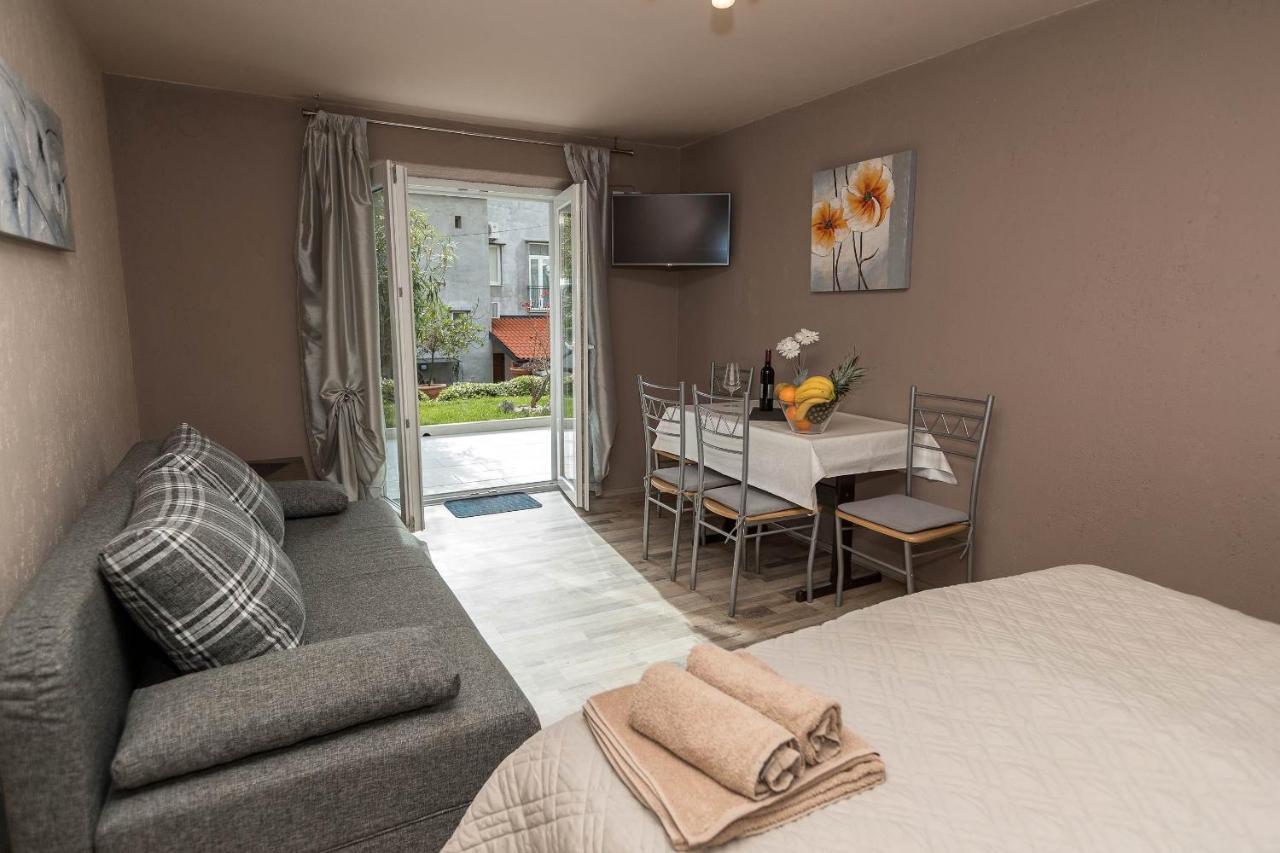 Apartments Karmen 1 Криквеница Екстериор снимка
