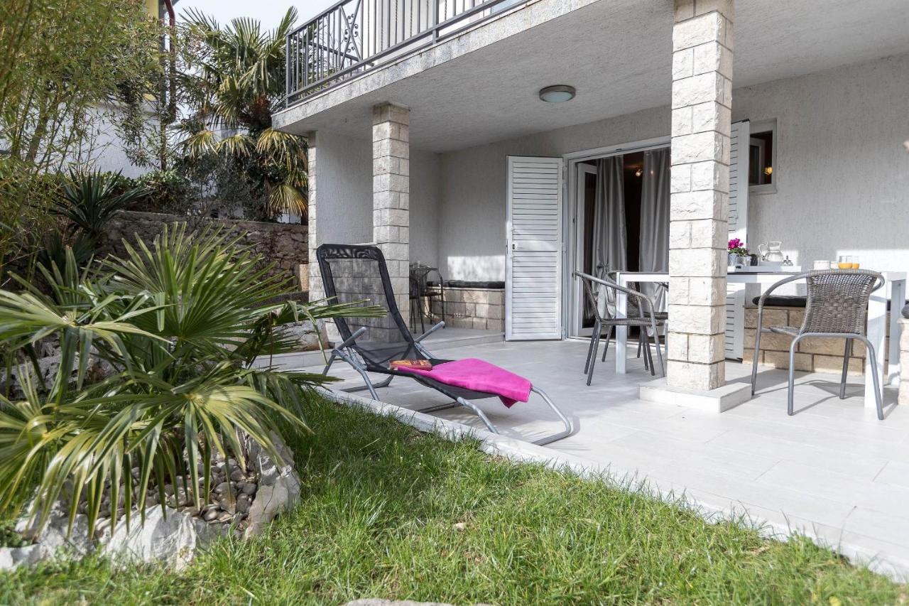 Apartments Karmen 1 Криквеница Екстериор снимка