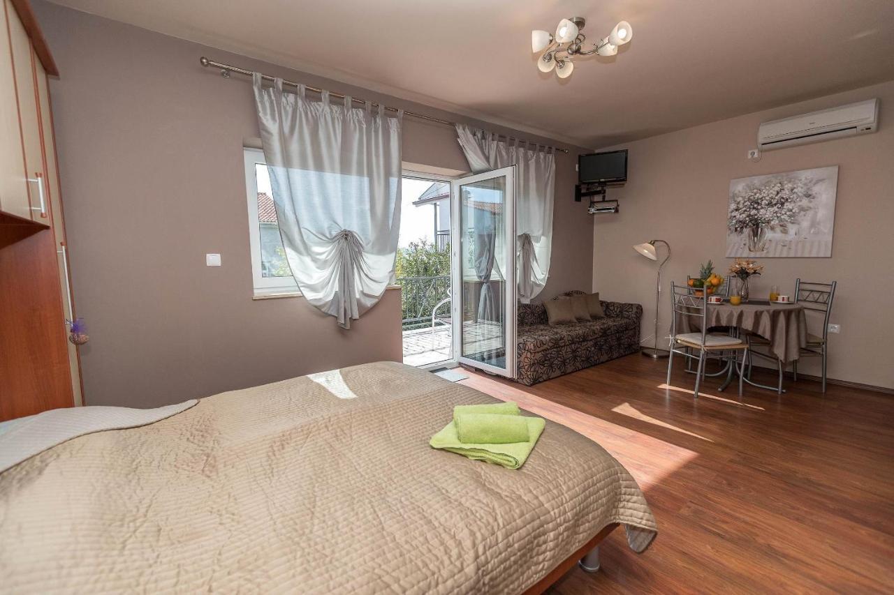 Apartments Karmen 1 Криквеница Екстериор снимка