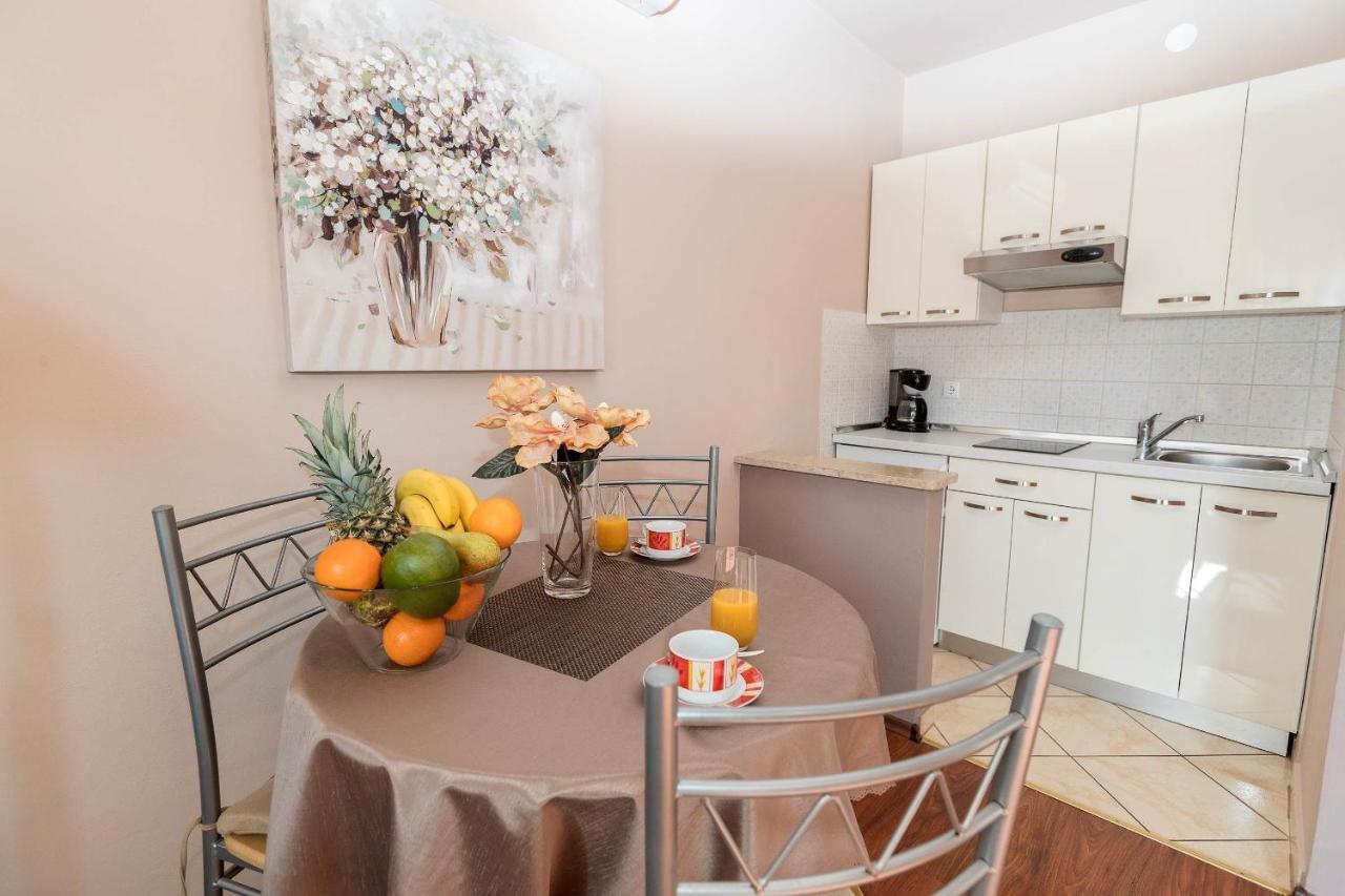 Apartments Karmen 1 Криквеница Екстериор снимка