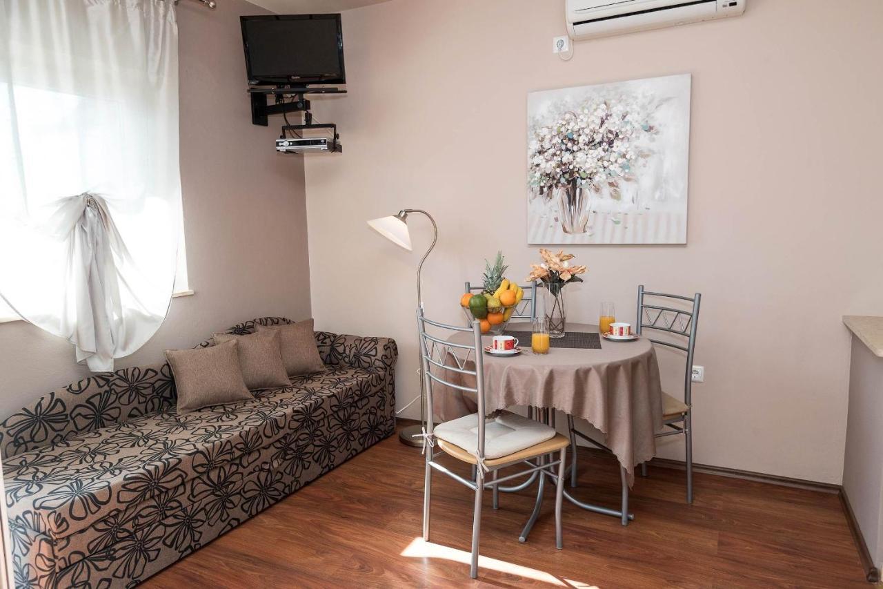 Apartments Karmen 1 Криквеница Екстериор снимка