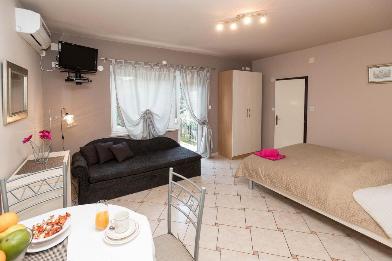 Apartments Karmen 1 Криквеница Екстериор снимка